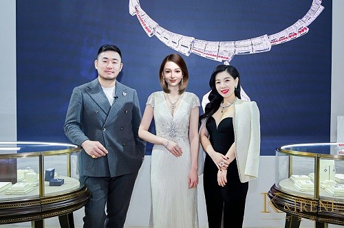可艾琳珠宝1.158亿全新“海马龙&海马凤”作品 亮相上海进博会 - 3