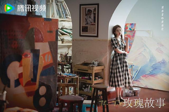 《玫瑰故事》首发全阵容剧照 刘亦菲双麻花辫造型清纯可人 - 1