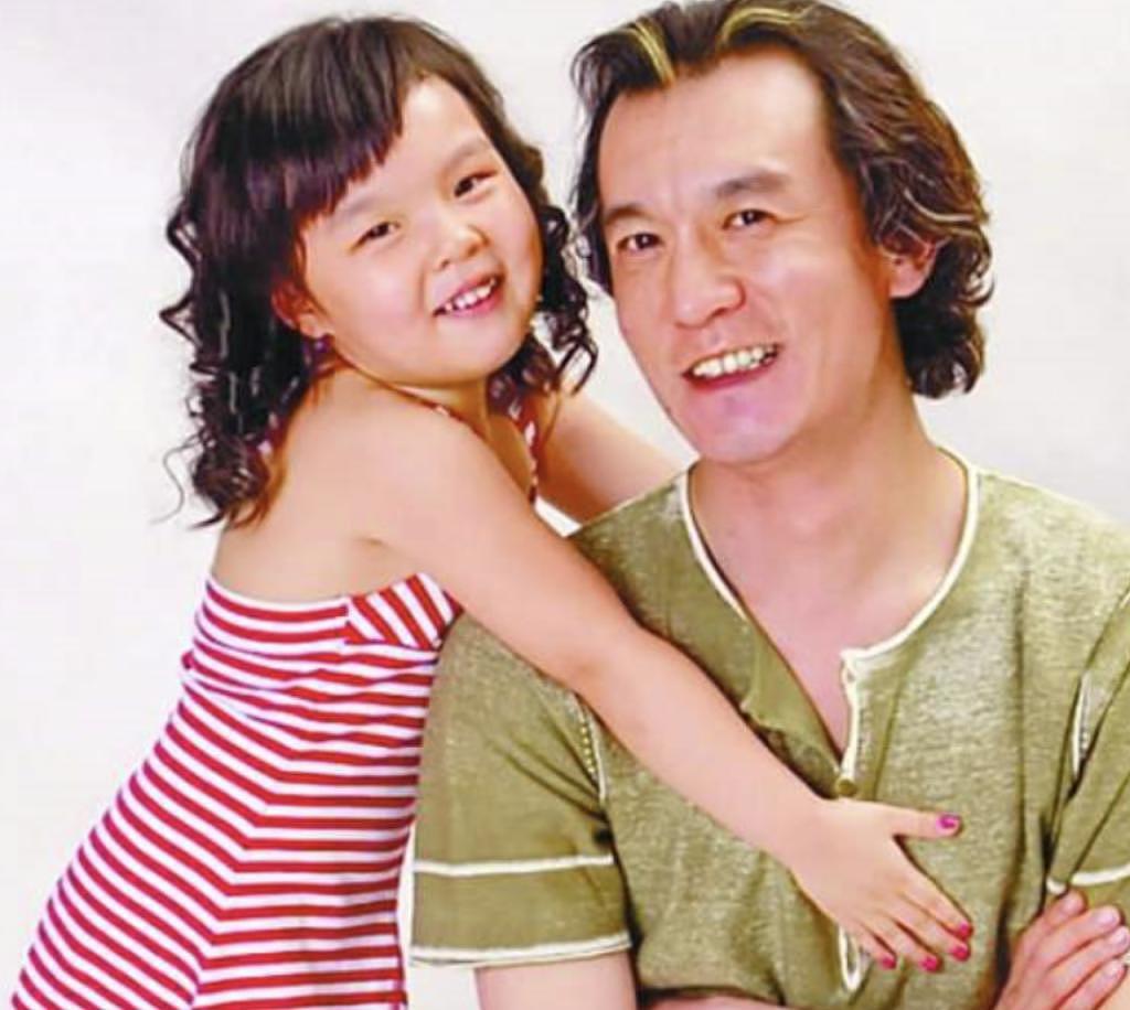 李咏 54 岁冥诞，哈文零点在美国发文表哀思，与女儿法图麦相依为命 - 10