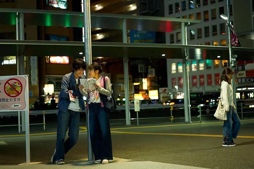 《花束般的恋爱》：令和时代的东京爱情，是易逝的电波 - 1