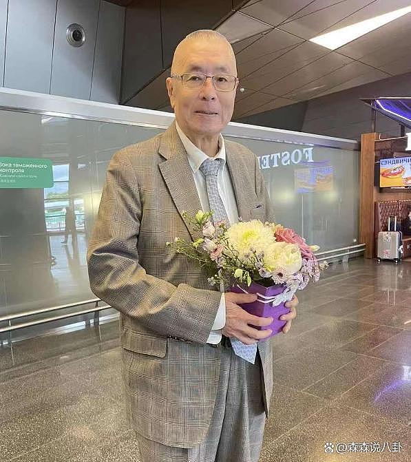 84 岁刘诗昆赴莫斯科遇兵变，妻子备好防弹衣 - 2