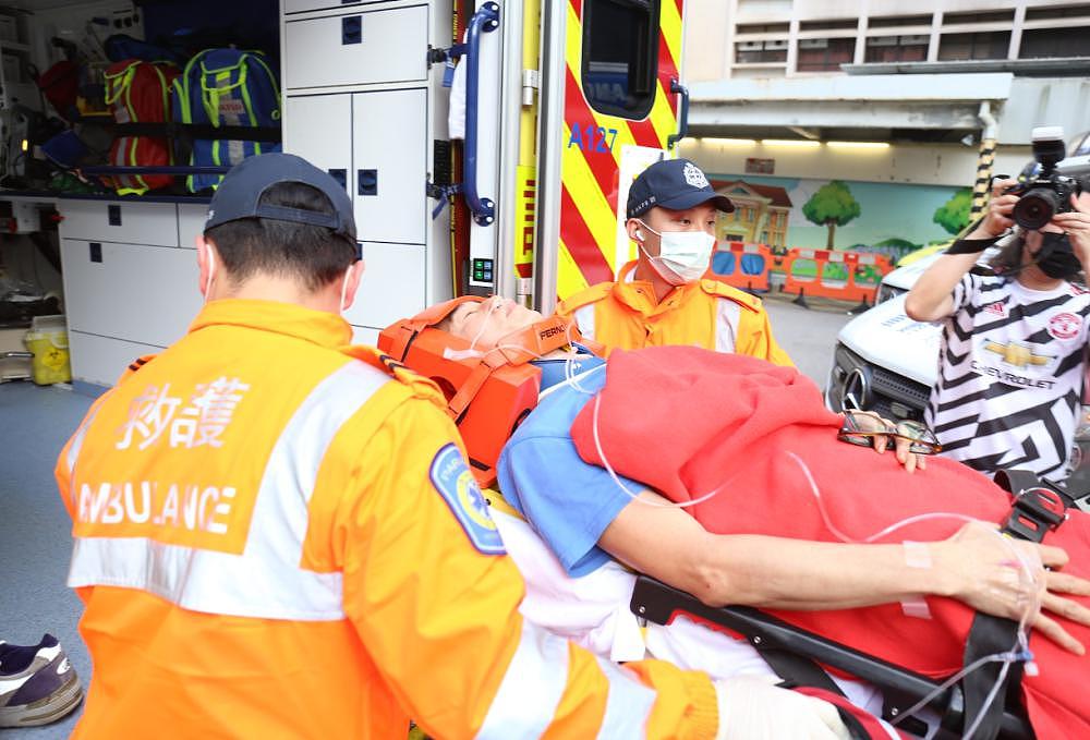 突发！黄渤倪妮主演新戏的香港拍摄现场发生事故！8 人受伤 - 7
