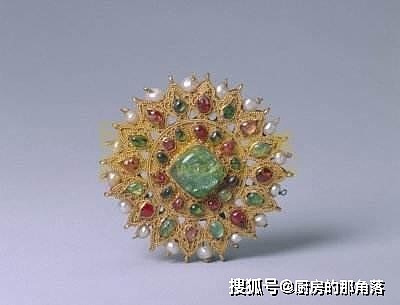 故宫有件金嵌珠宝圆花，为何它是宝贝，只因现代的技术都无法仿造 - 3