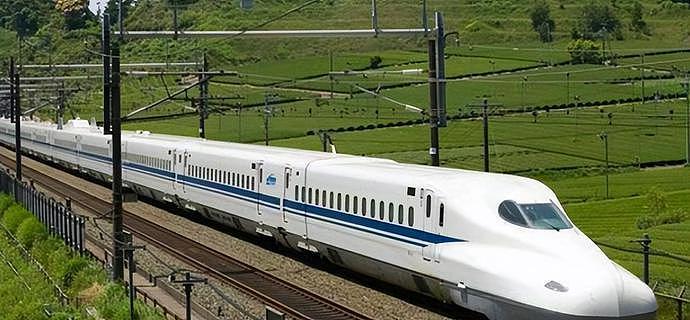 越南开出 4000 亿高铁大单，绕过中国选日本，全线通车需等到 2045 年 - 12