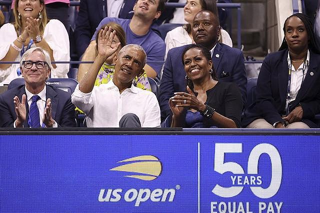 2023 年美国网球公开赛首日 奥巴马携夫人现身球场观赛 - 3
