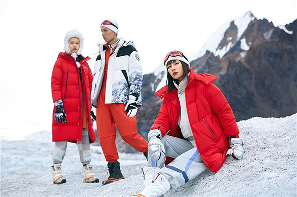 雪中飞发布高峰滑雪系列“解冻服”，助力年轻人的探索之旅 - 5