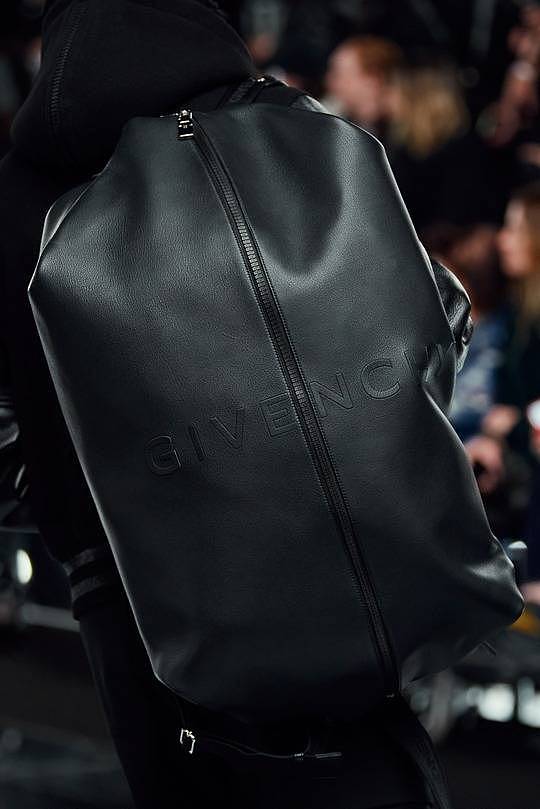 Givenchy发布2022秋冬时装秀 Kenny手袋为主要亮点？ - 22