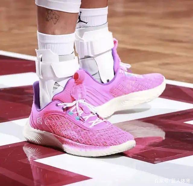 NBA球员上脚：全明星球员战靴来了，库里的粉色安德玛很帅 - 4