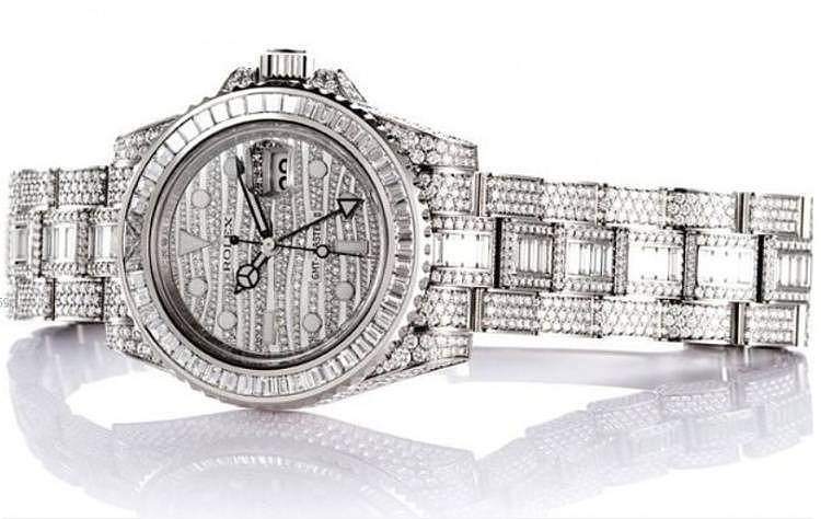 每日星报：C罗拥有一块世界上最贵的劳力士手表，价值37.1万英镑 - 2