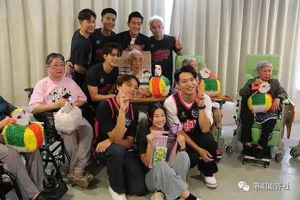 TVB 男星组队做义工，同老人开心玩游戏过节 - 8