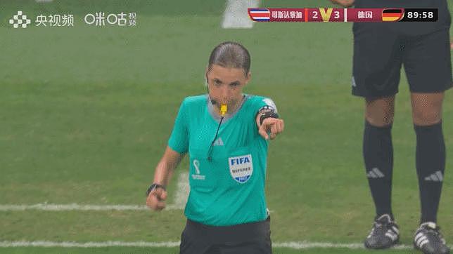 世界杯上最火辣的女人，C 罗内马尔都怕她 - 2