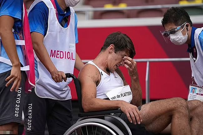 不幸！抗癌斗士奥运赛场遭遇重伤 坐轮椅离开 | GIF - 8