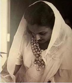 印度最奢侈的王妃：逛街一次花1000万美元，地毯上镶满珍珠和钻石 - 1