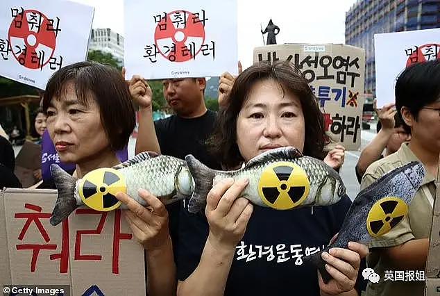 日本千吨死鱼涌向海岸，外媒怒骂核废水污染？ - 13