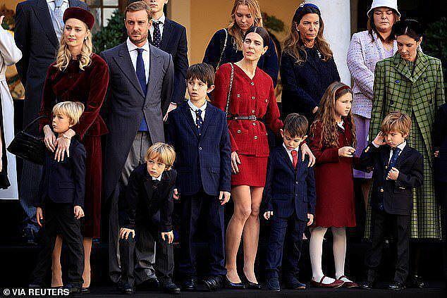 摩纳哥王室齐聚！夏琳被抢风头，8 岁公主穿红底鞋 - 7