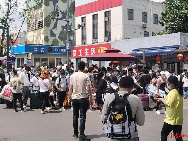 大学生进厂在流水线待一年：转正工资过万，才发现学习最容易 - 3