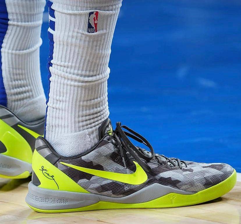 NBA球员上脚：欧文穿支线球鞋，KD6乳腺癌配色很经典 - 11