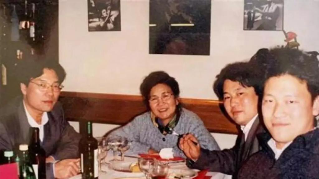 春晚一句台词识破间谍，去世 23 年的赵丽蓉，仍被缅怀 - 20