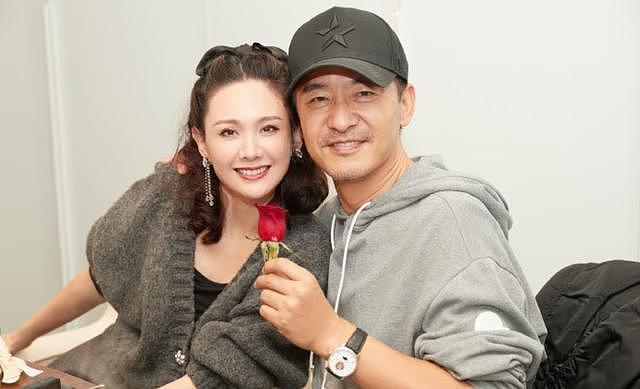 郭晓东庆结婚 14 周年，与程莉莎甜蜜热吻，成大暖男把老婆宠成公主 - 6