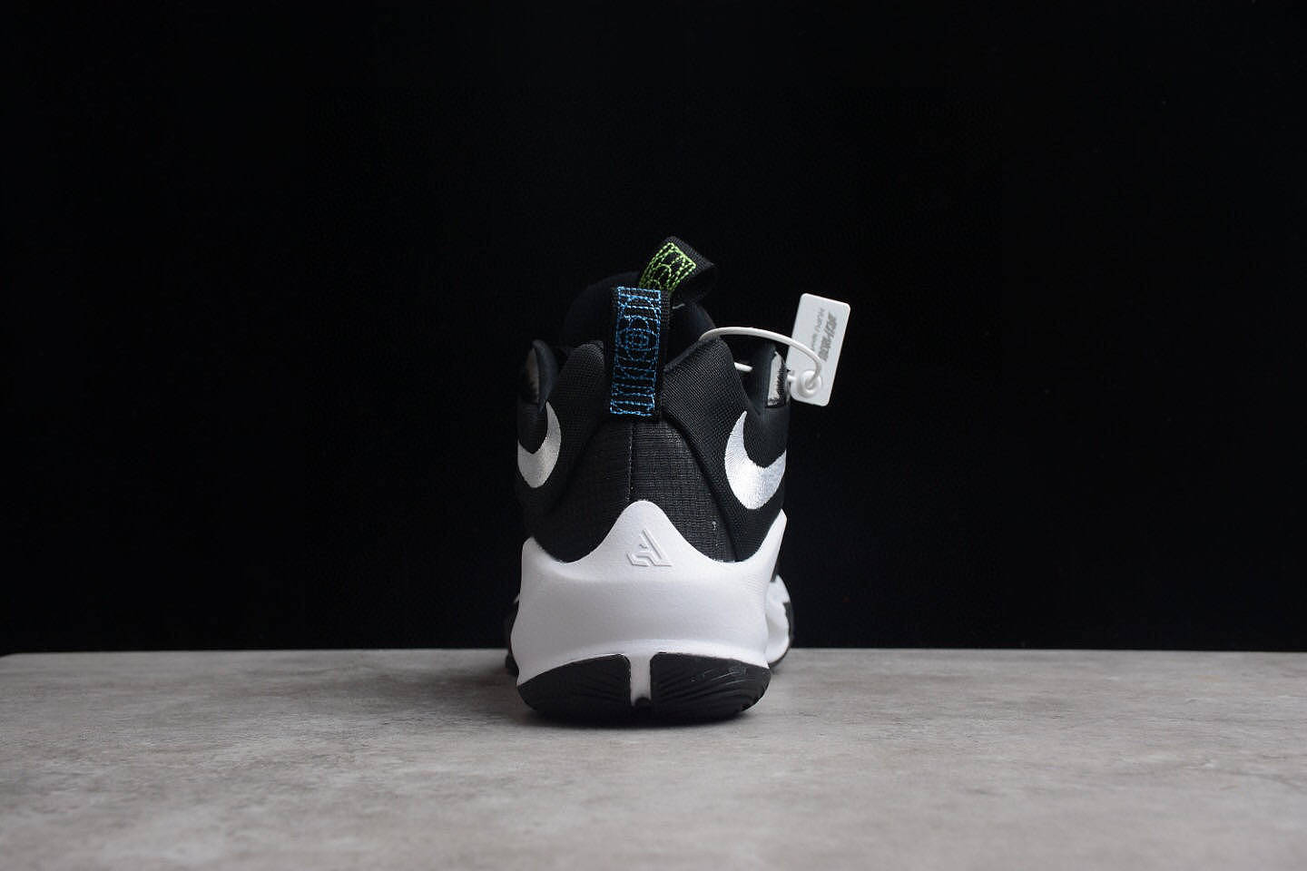 耐克 Nike Zoom Freak 3 Giannis 雄鹿字母哥三代篮球鞋 - 11