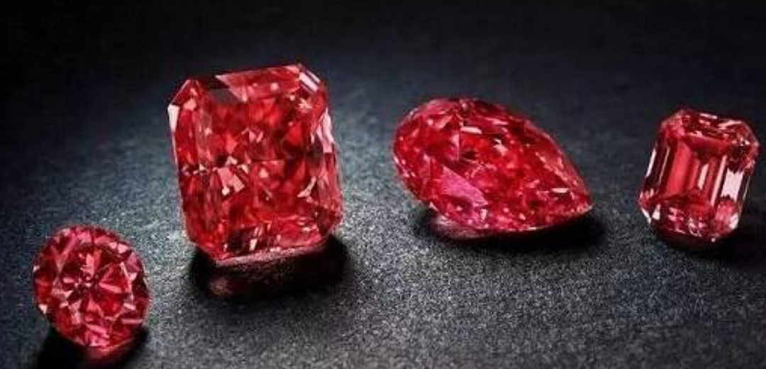 山东姑娘于1977年捡到特大钻石，足有158克拉，它是怎么形成的？ - 13
