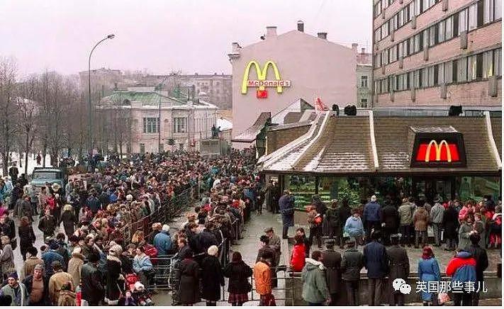 俄罗斯麦当劳关门，他们开始疯狂囤汉堡，塞满整个冰箱， 连代购都出现了… - 15