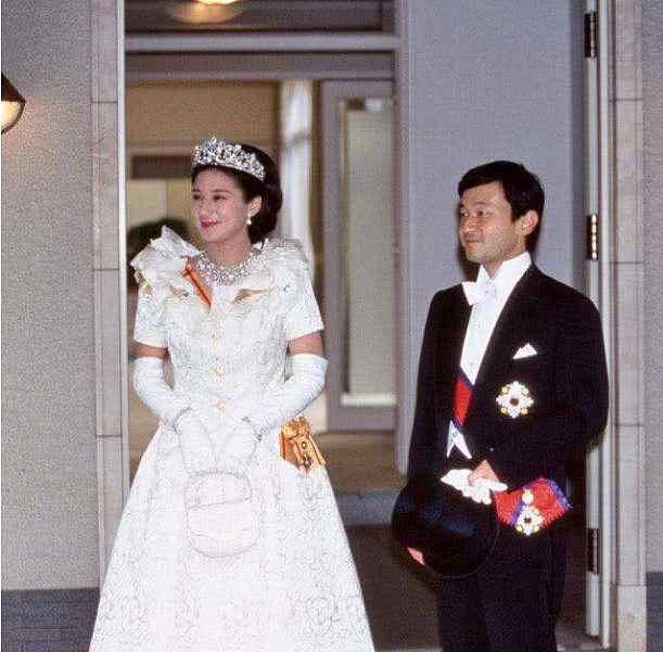 18岁考上哈佛，27岁成为外交官，嫁给日本皇太子后沦为“工具人” - 12
