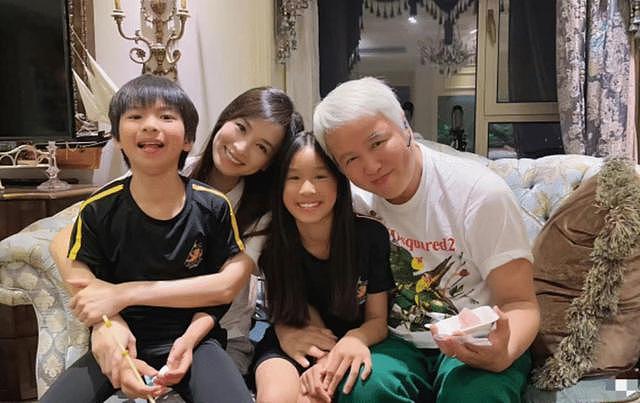 张庭夫妇移居新加坡，女儿在校秀长腿热舞长相像爸，一年学费 45 万 - 7