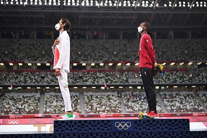 升两面国旗奏两国国歌 两国选手互戴金牌 113年奥运经典双黄蛋诞生 - 2