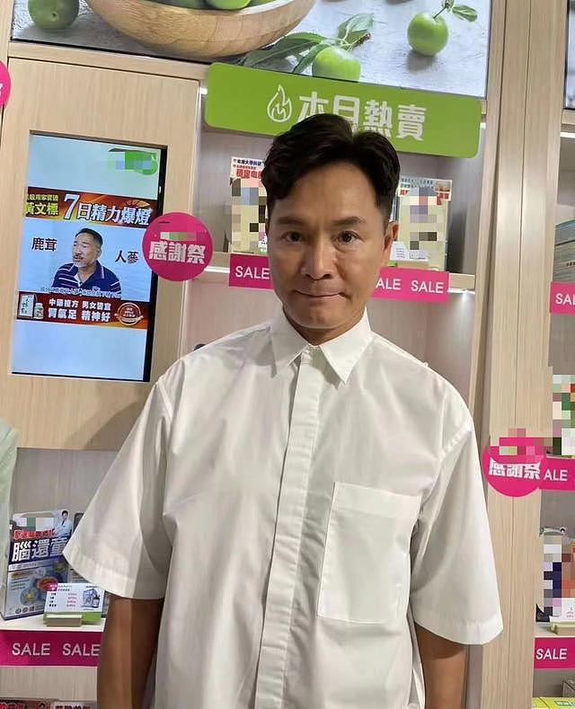 58 岁郭晋安变化大，面部僵硬被疑整容，开 17 家店卖保健品身家过亿 - 2