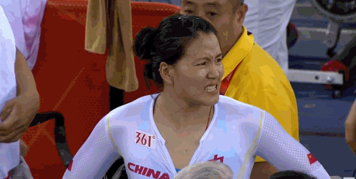 最揪心一幕！9年前中国姑娘冲线狂庆祝，突然被改判金牌没了 - 2