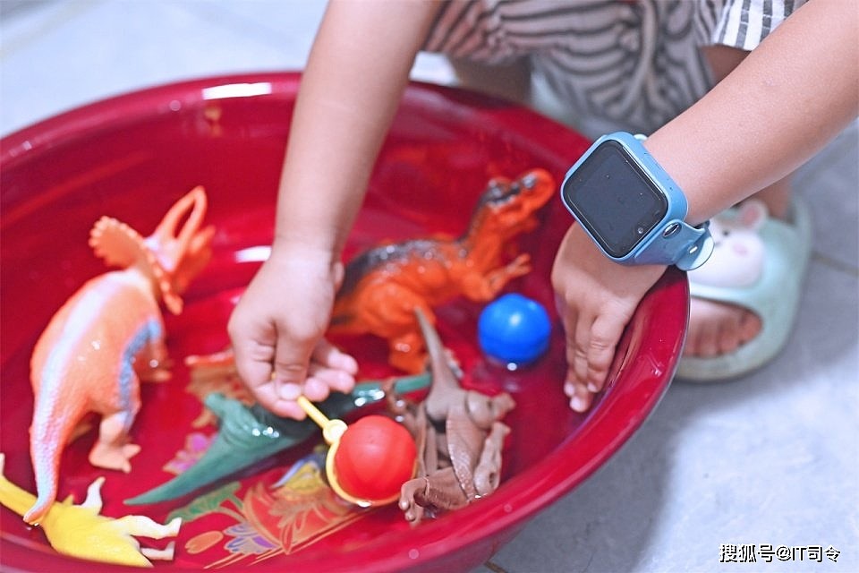 集颜值与智慧于一身，深度体验米兔儿童学习手表5X - 47