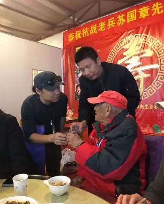 百岁抗战老兵苏国章：61岁老来得子，如今儿子欠下巨额网贷失联 - 16