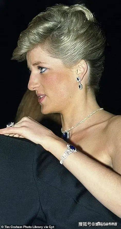 凯特披挂女王珠宝出访太美了，可惜受气又尴尬，未来王后不好当 - 10