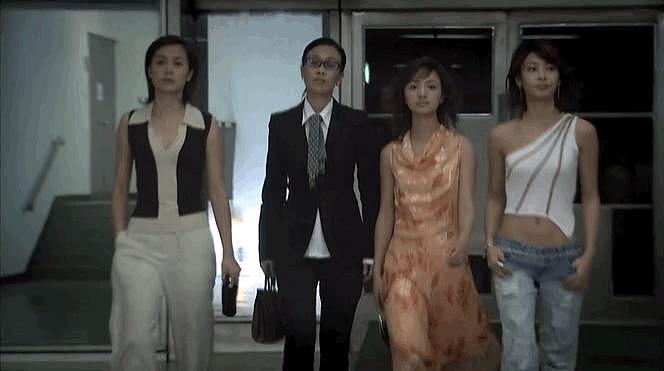 这部 04 年的中国版《欲望都市》，价值观超前，穿搭还时髦 - 6