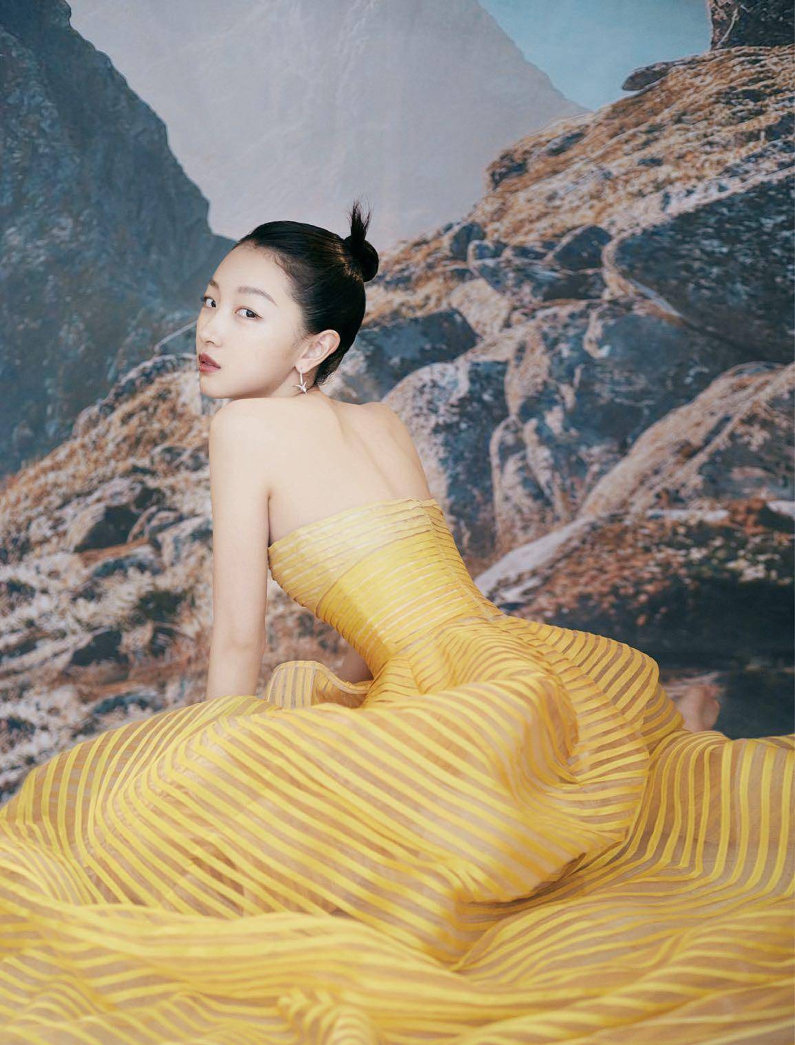 黄色纱裙亮相“清水出芙蓉，天然去雕饰”，网友称“小黄鸭”本鸭 - 3
