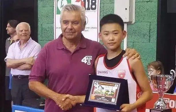 中国历史第一人！才 16 岁啊，他会是中国篮球的新希望吗？ - 3