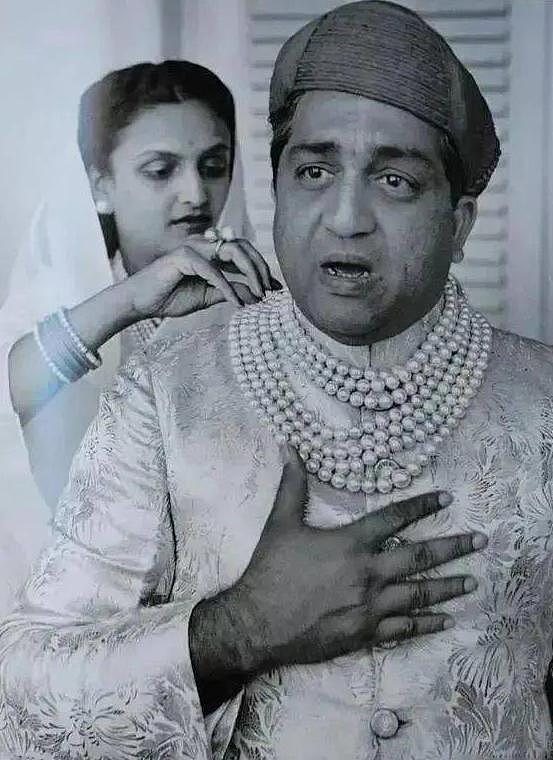 印度最奢侈的王妃：逛街一次花1000万美元，地毯上镶满珍珠和钻石 - 8