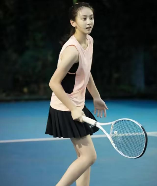 田亮女儿网球比赛首战告捷！训练照曝光：双腿粗壮肌肉发达 - 11