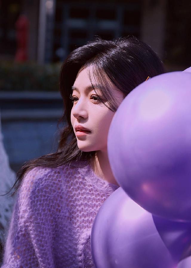 陈妍希紫色梦境写真释出 手捧气球笑容清甜可人 - 2