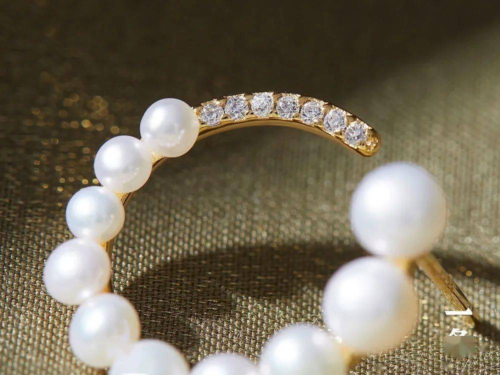 莹润珍珠做“月亮”，璀璨锆石做“星星”，谁戴谁美的气质耳环 - 8