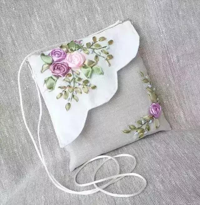 刺绣和小布包结合，简单几朵小花，包包就能美一倍！百看而不厌 - 2