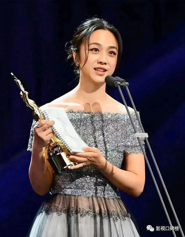 汤唯成为韩国青龙奖第一位外籍获奖演员，为什么韩国人这么爱她？ - 5