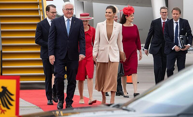 瑞典女王储挑大梁迎接德国总统夫妇！德国第一夫人红大衣造型抢镜 - 2