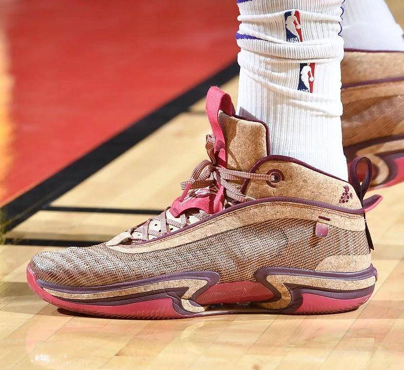 NBA球员上脚：欧文穿支线球鞋，KD6乳腺癌配色很经典 - 7