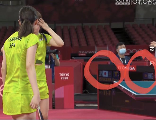 就离谱!乒乓女团赛第1盘第2局,计分显示日本赢了 - 2