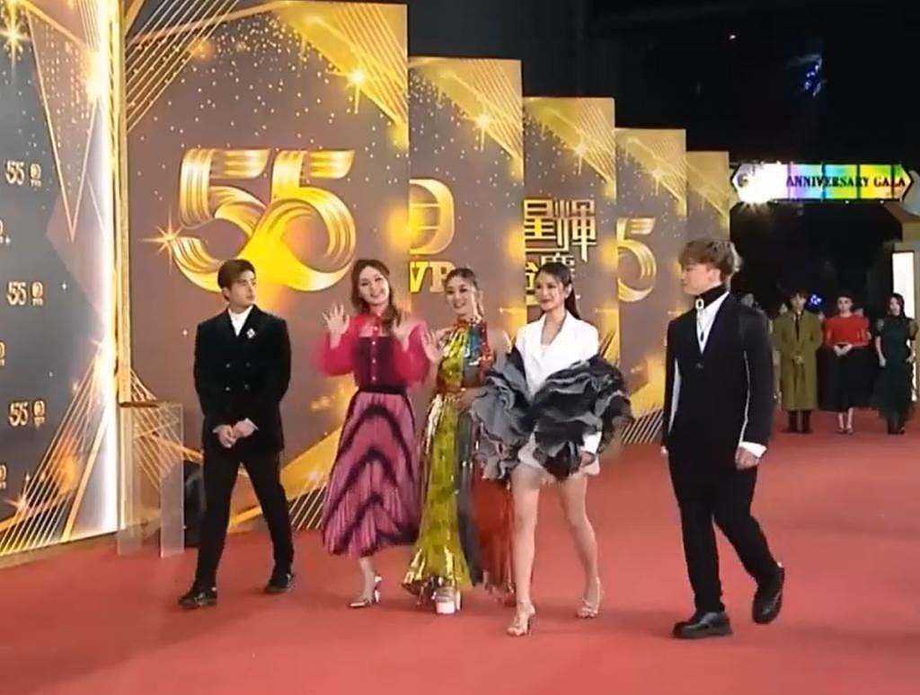 TVB 台庆红毯：女艺人一个比一个敢穿，视帝谭俊彦全场最土 - 36