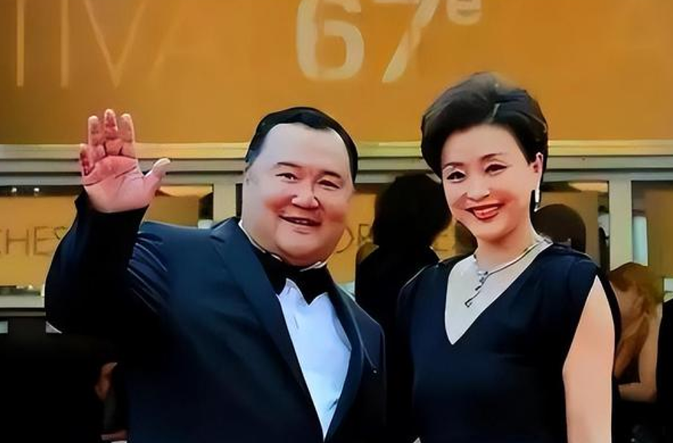 他是杨澜的儿子，长相像复制粘贴，身高1米85，高大帅气 - 2