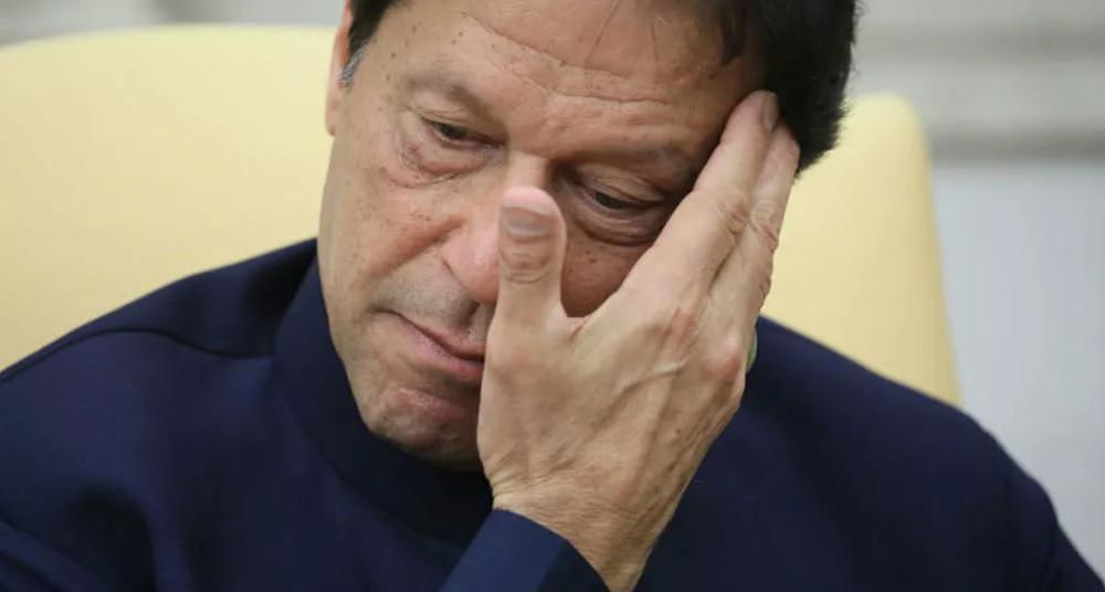 巴基斯坦总理“换人风波”：伊姆兰 · 汗被罢免，前总理弟弟上台 - 9