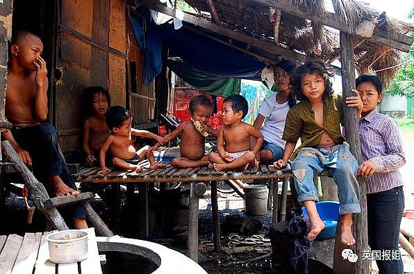 巨星朱莉的孩子是偷来的？柬埔寨跨国领养被爆实为“贩婴”！ - 13